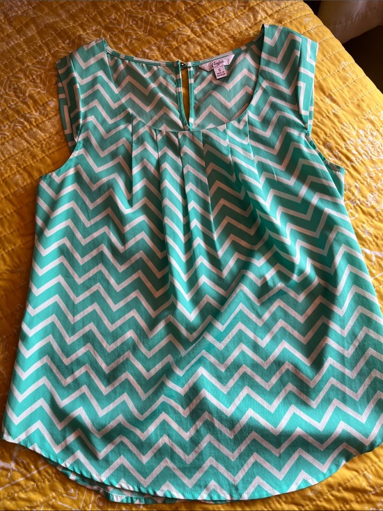 Candie's Tops - Candie's Aqua and White Chevron Sleeveless Top